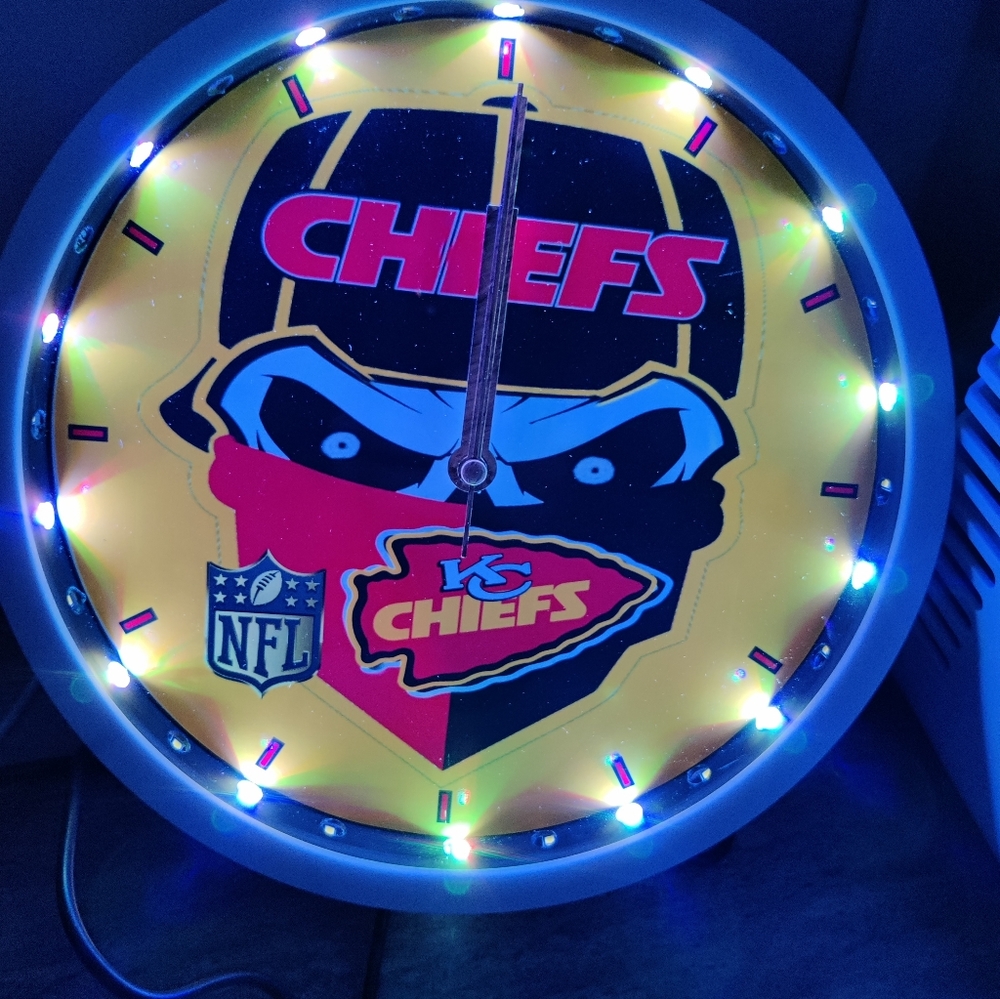 Chiefs led light clock - Picture 9 of 10